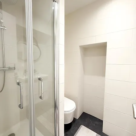 A 100m De Monaco, Cafe De Paris, 3* Beausoleil