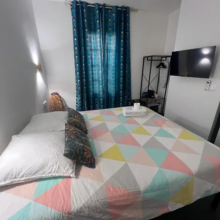 A 100m De Monaco, Cafe De Paris, Gæstehus 3*